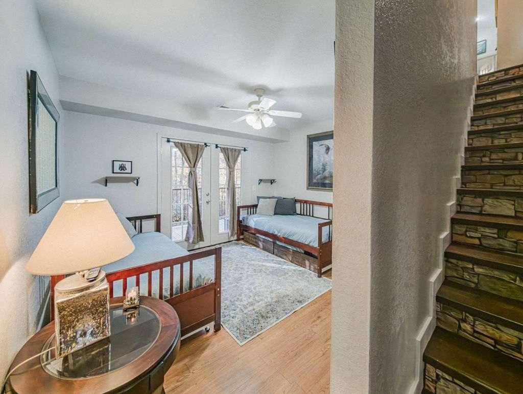 New Listing Sasquatch F Chalet *