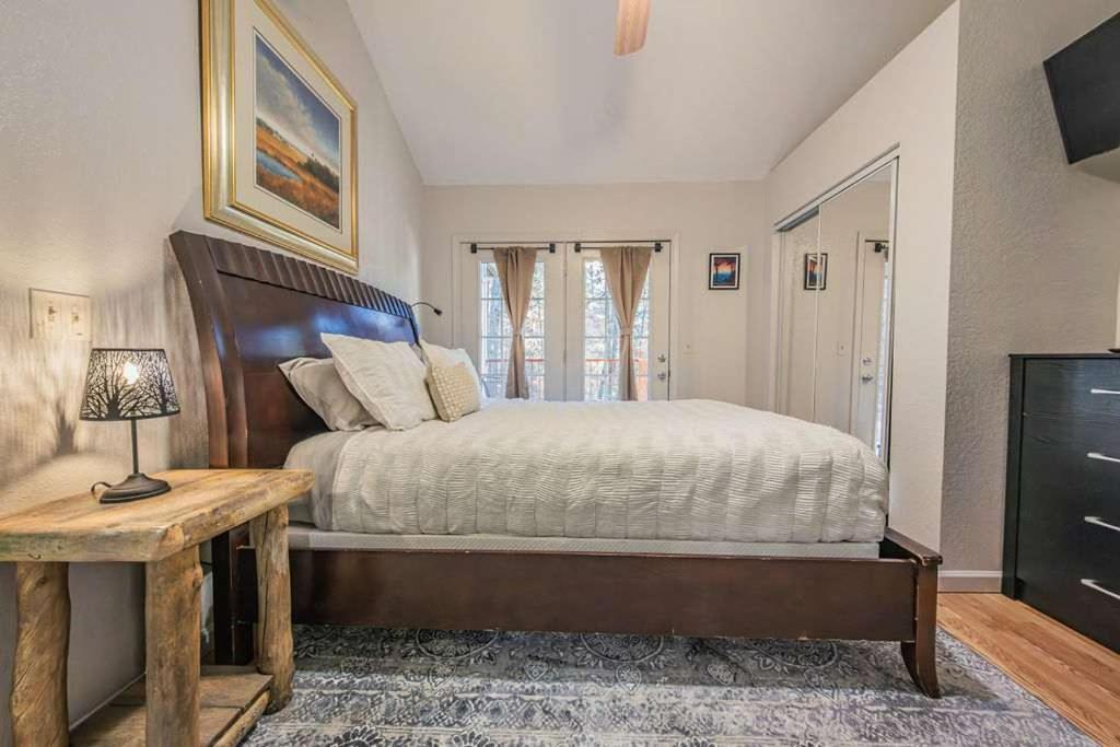 New Listing Sasquatch F Chalet *