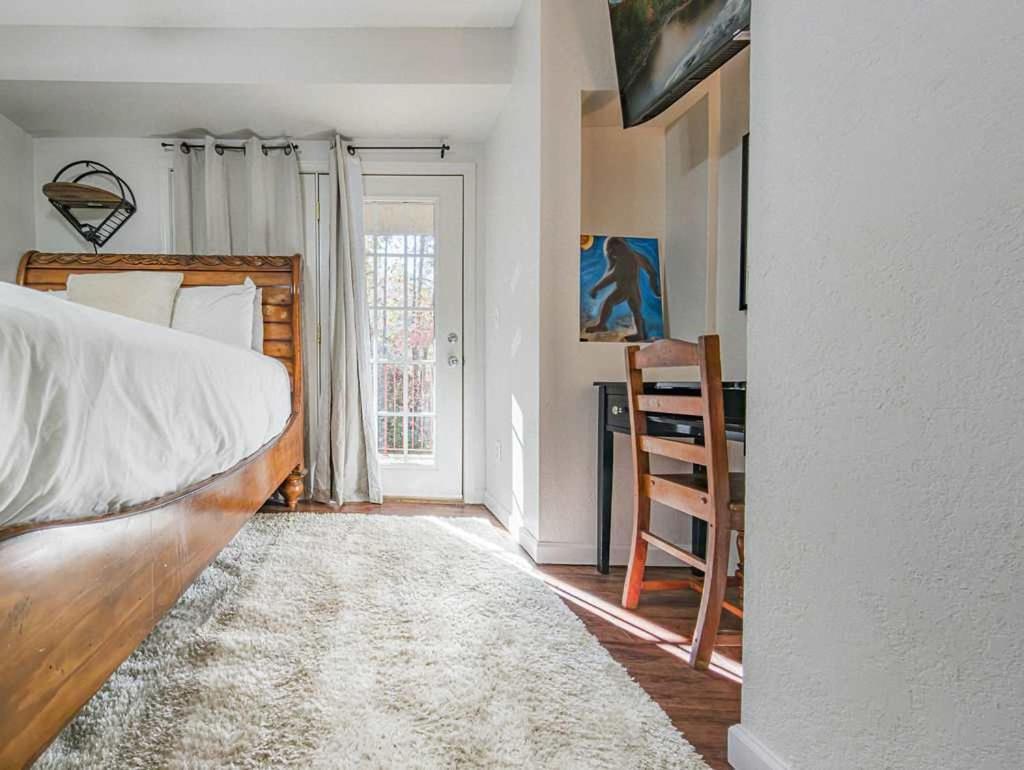 New Listing Sasquatch F * Gatlinburg