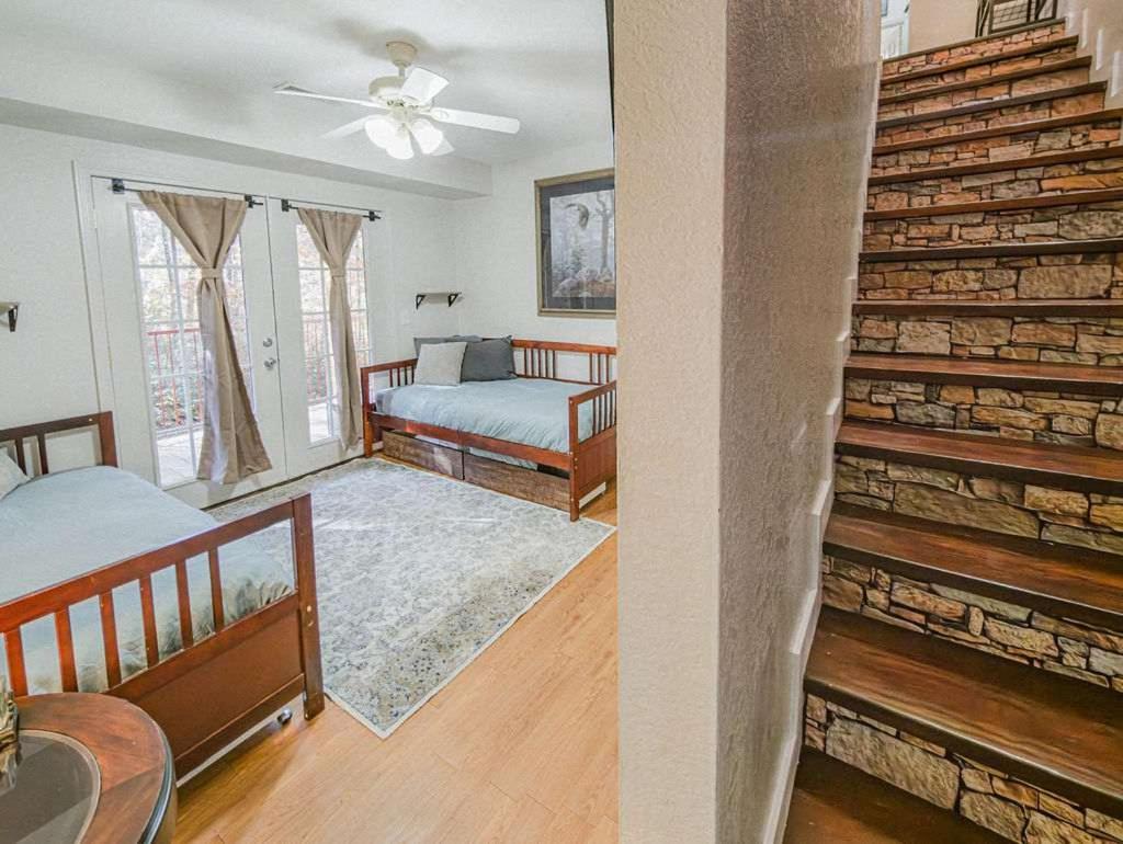 New Listing Sasquatch F Chalet *