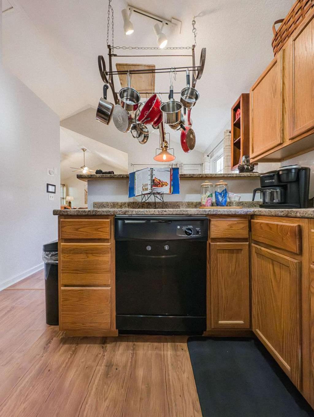 Chalet New Listing Sasquatch F *