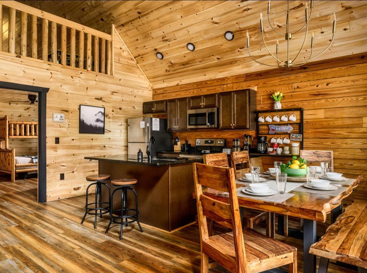 Flat Roads, Mountain View, Full Gym And Tennis Court Apartment Gatlinburg