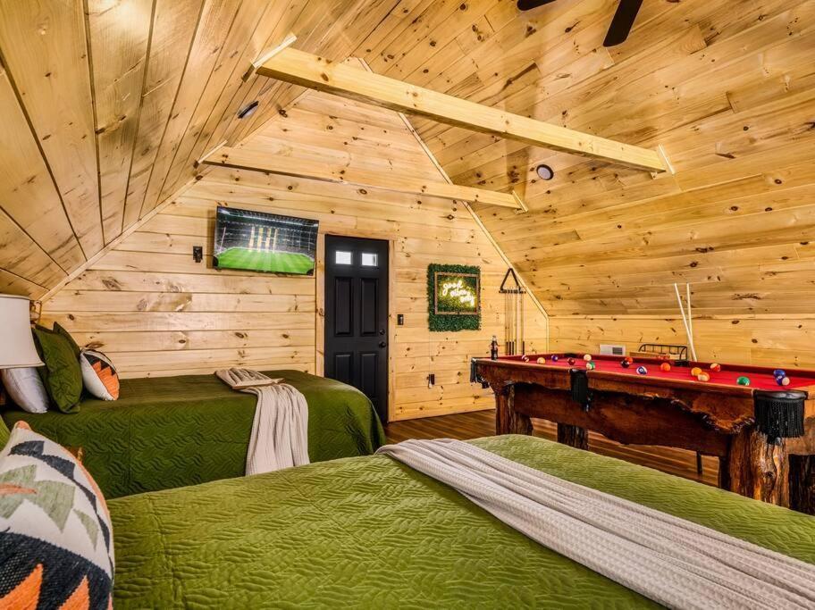 Flat Roads, Mountain View, Full Gym And Tennis Court
