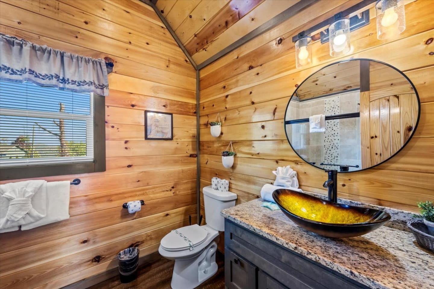 Indoor Pool, Volleyball Beach, Mountain View, Luxury Holiday home Gatlinburg