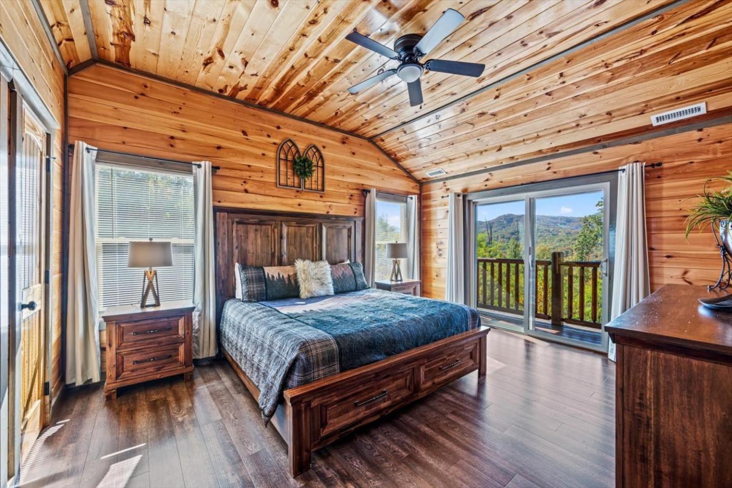 Indoor Pool, Volleyball Beach, Mountain View, Luxury *