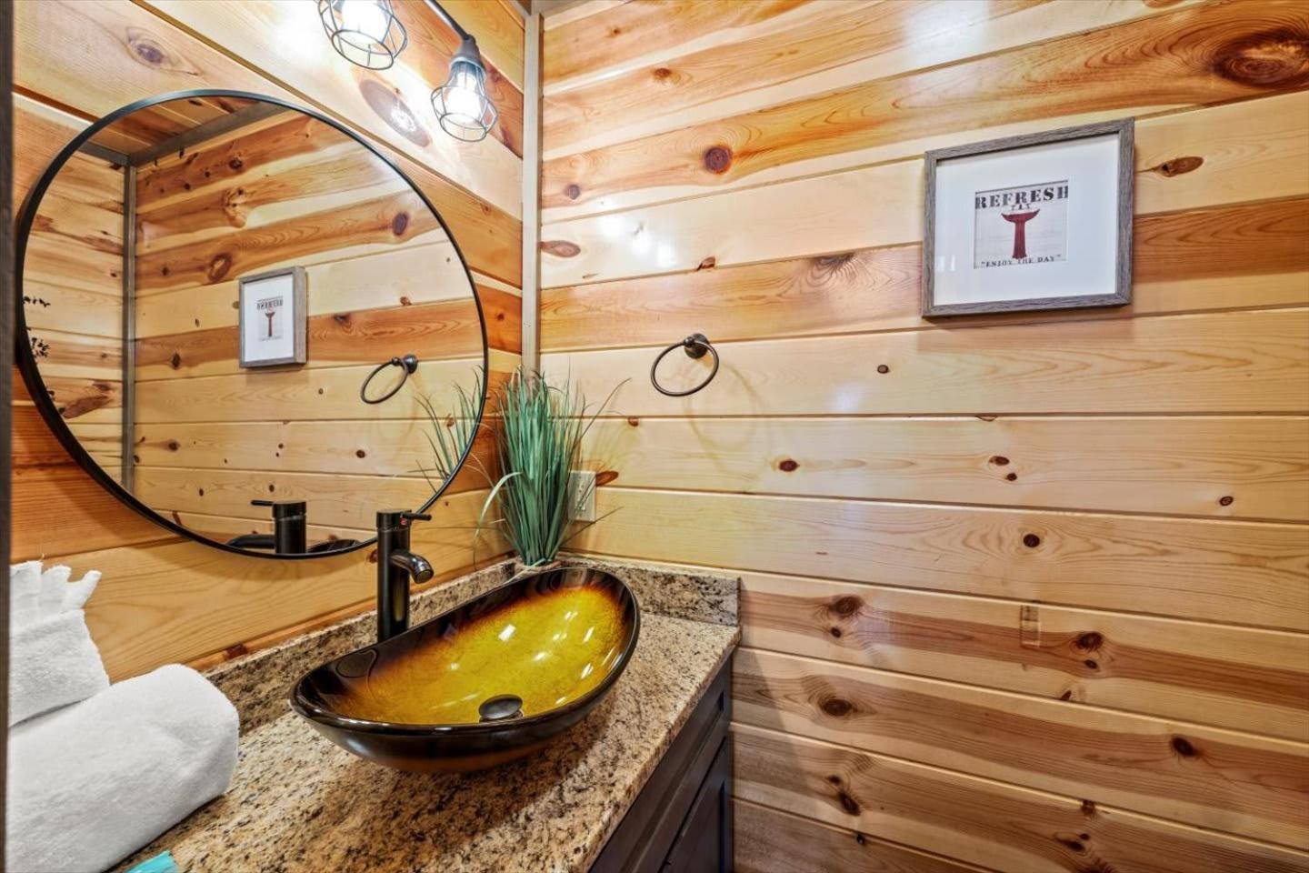 Indoor Pool, Volleyball Beach, Mountain View, Luxury Holiday home *