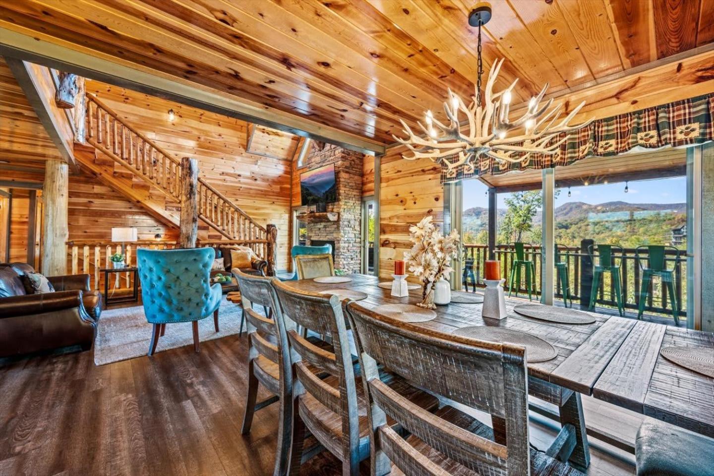 Holiday home Indoor Pool, Volleyball Beach, Mountain View, Luxury Gatlinburg