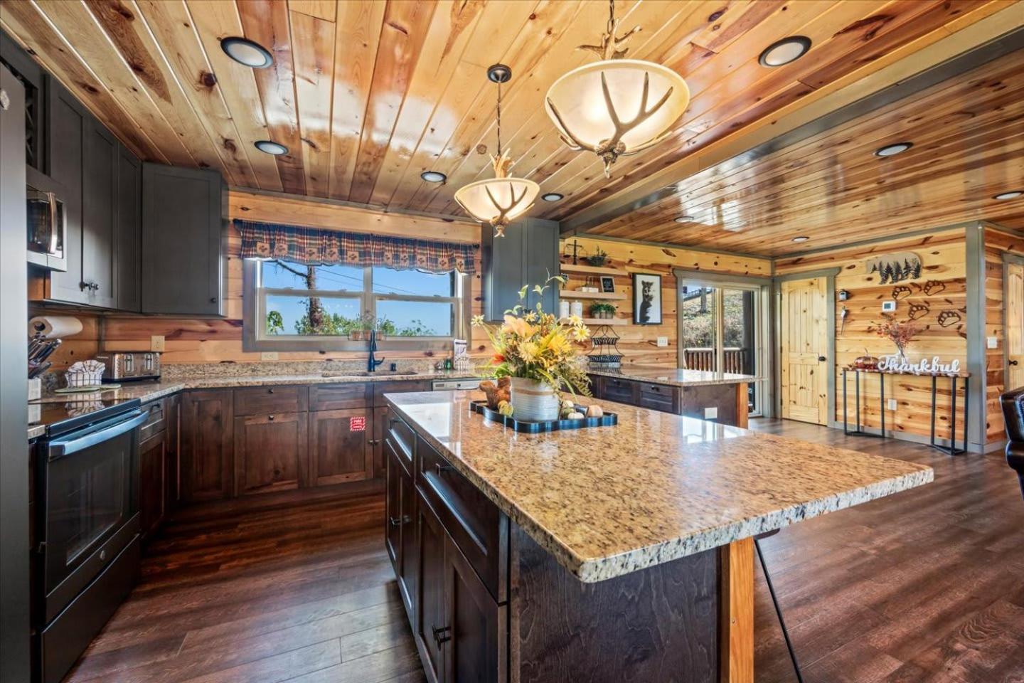Indoor Pool, Volleyball Beach, Mountain View, Luxury Holiday home