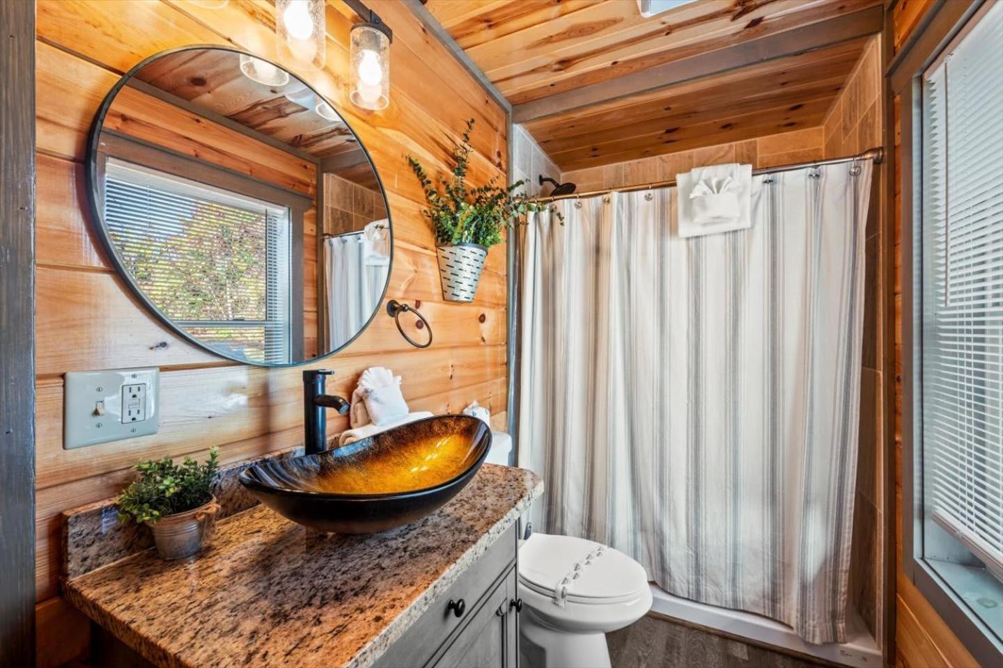 Holiday home Indoor Pool, Volleyball Beach, Mountain View, Luxury Gatlinburg