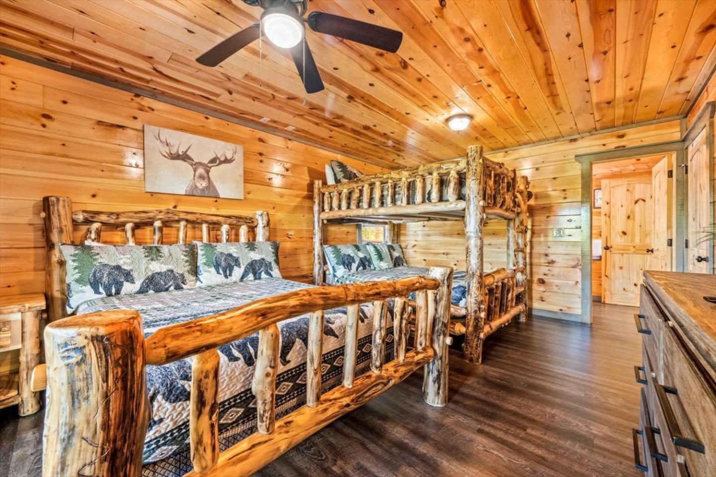 Indoor Pool, Volleyball Beach, Mountain View, Luxury Holiday home Gatlinburg