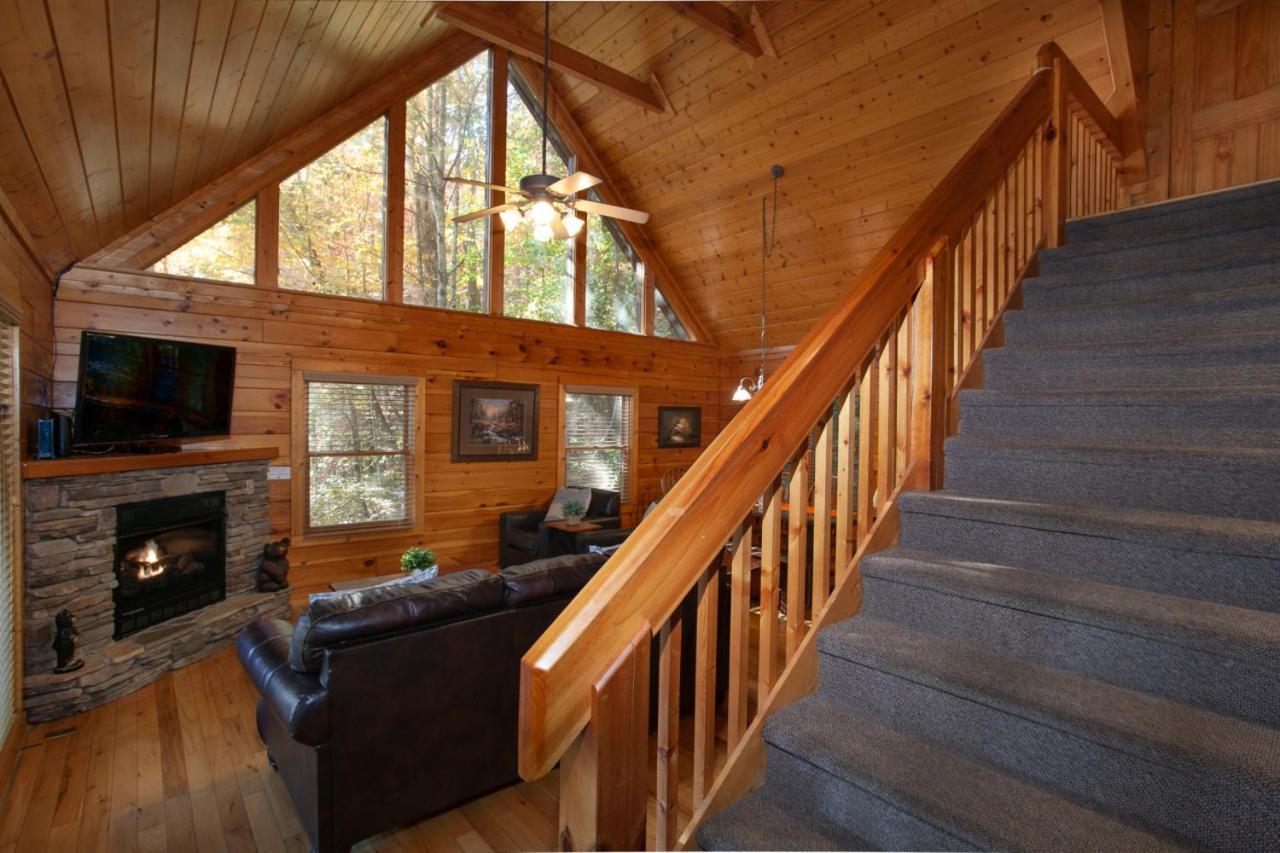 Bears Corner W/ Hot Tub, Arcade & Community Pool! Holiday home
