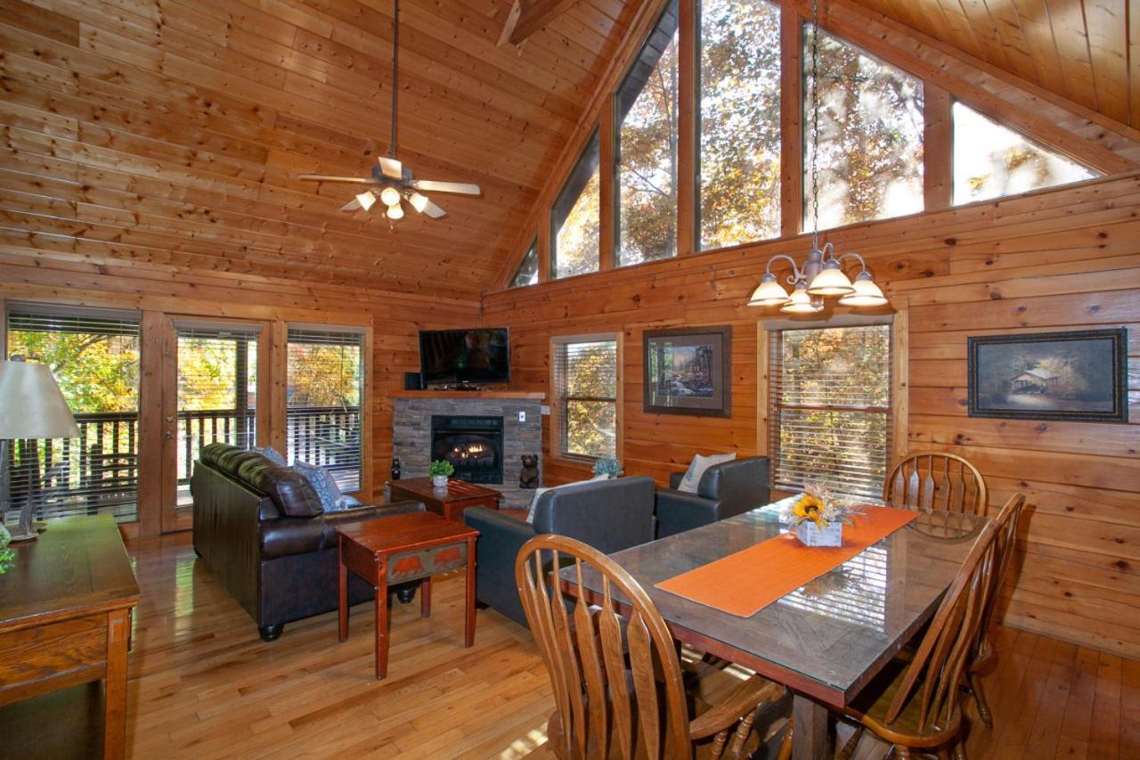 Holiday home Bears Corner W/ Hot Tub, Arcade & Community Pool! *