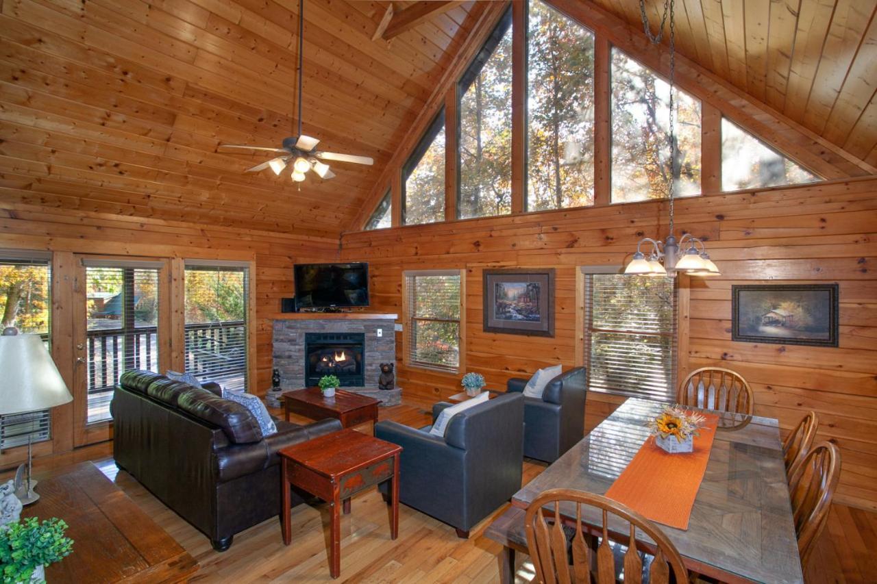 Holiday home Bears Corner W/ Hot Tub, Arcade & Community Pool! *