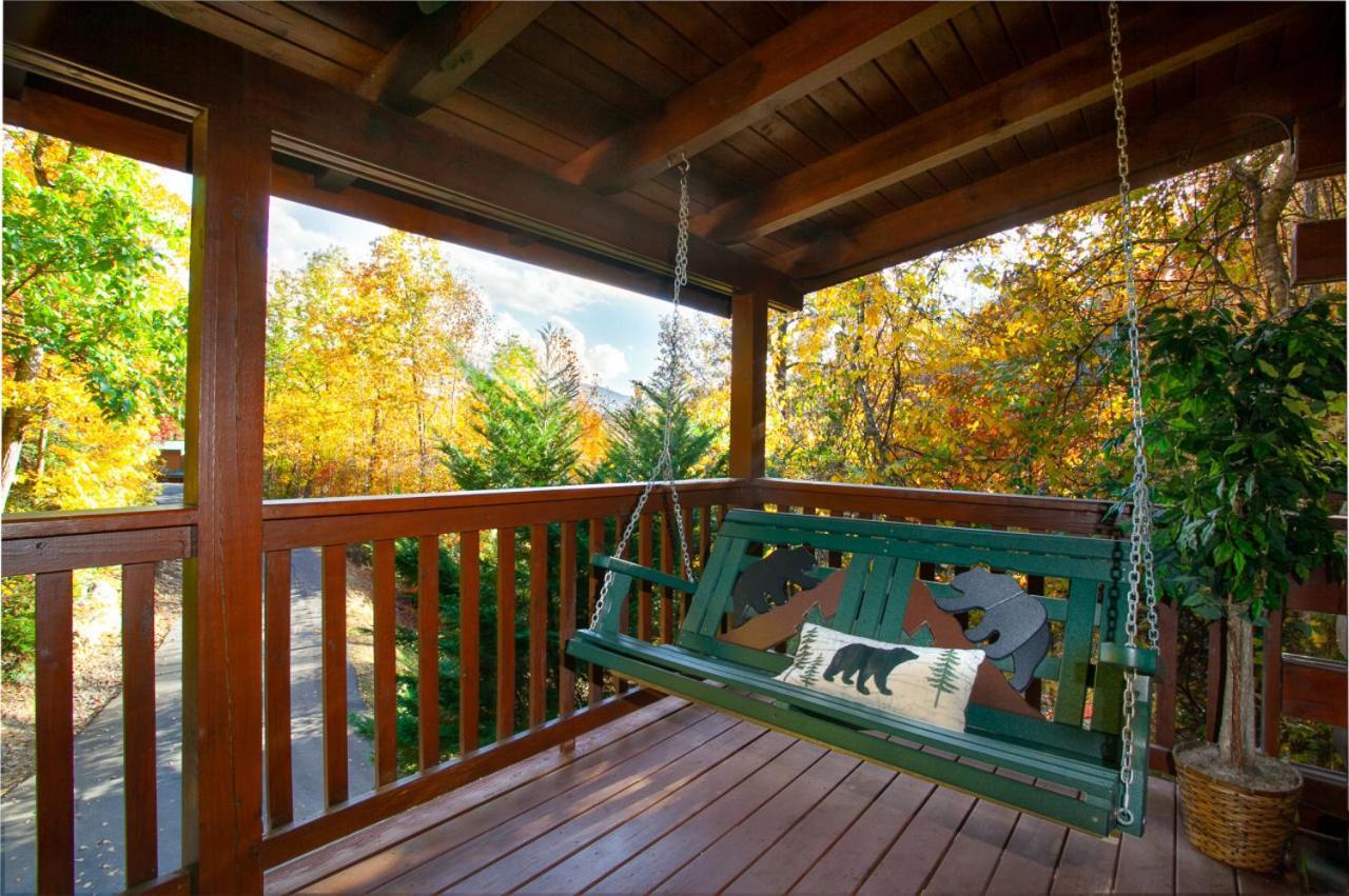 Holiday home Bears Corner W/ Hot Tub, Arcade & Community Pool! *