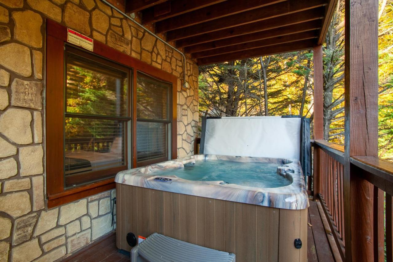 Holiday home Bears Corner W/ Hot Tub, Arcade & Community Pool!