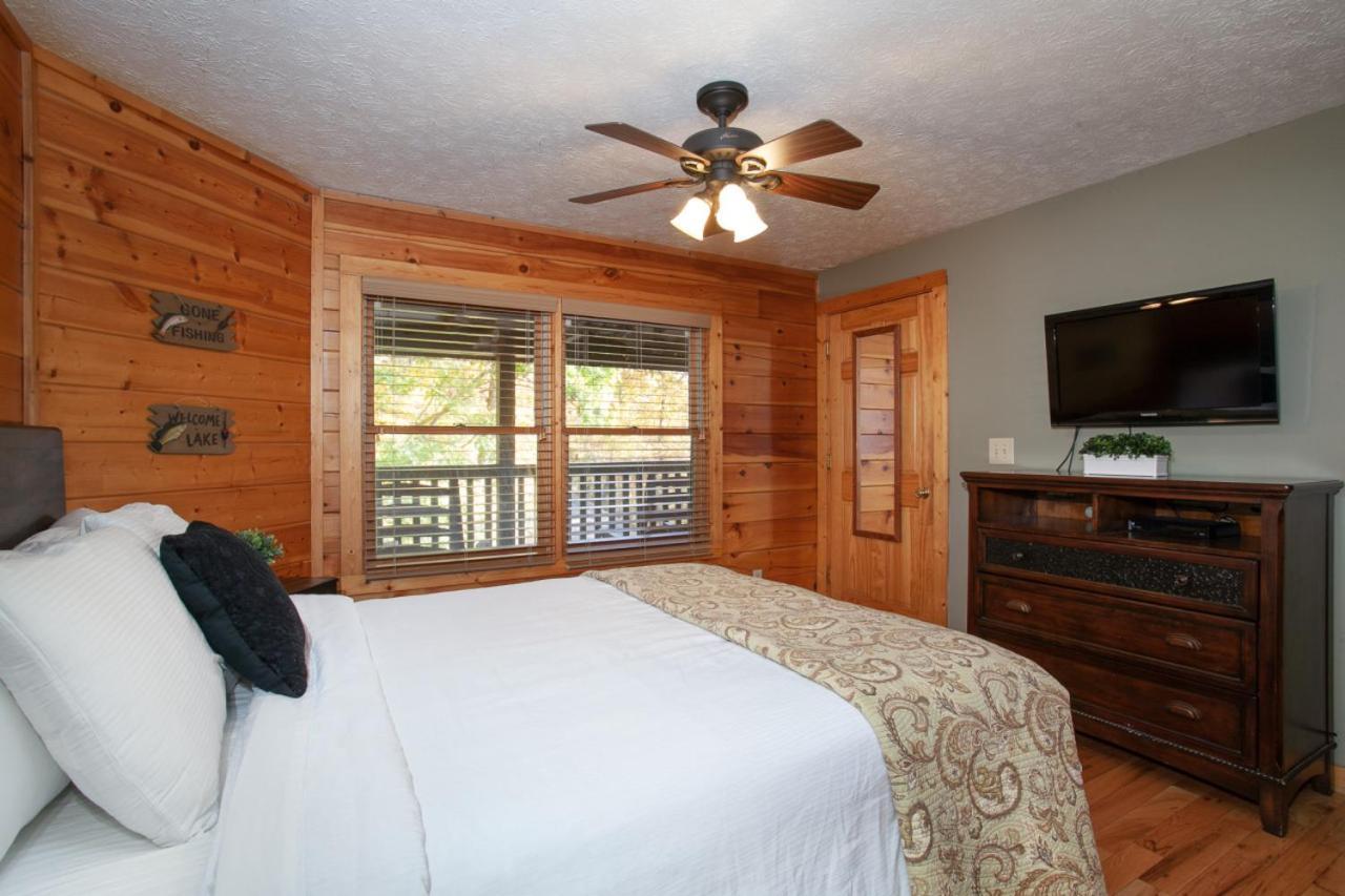 Bears Corner W/ Hot Tub, Arcade & Community Pool! Holiday home *