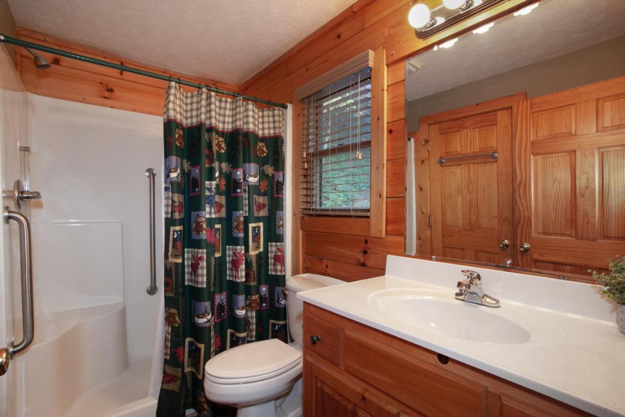 Holiday home Bears Corner W/ Hot Tub, Arcade & Community Pool! *