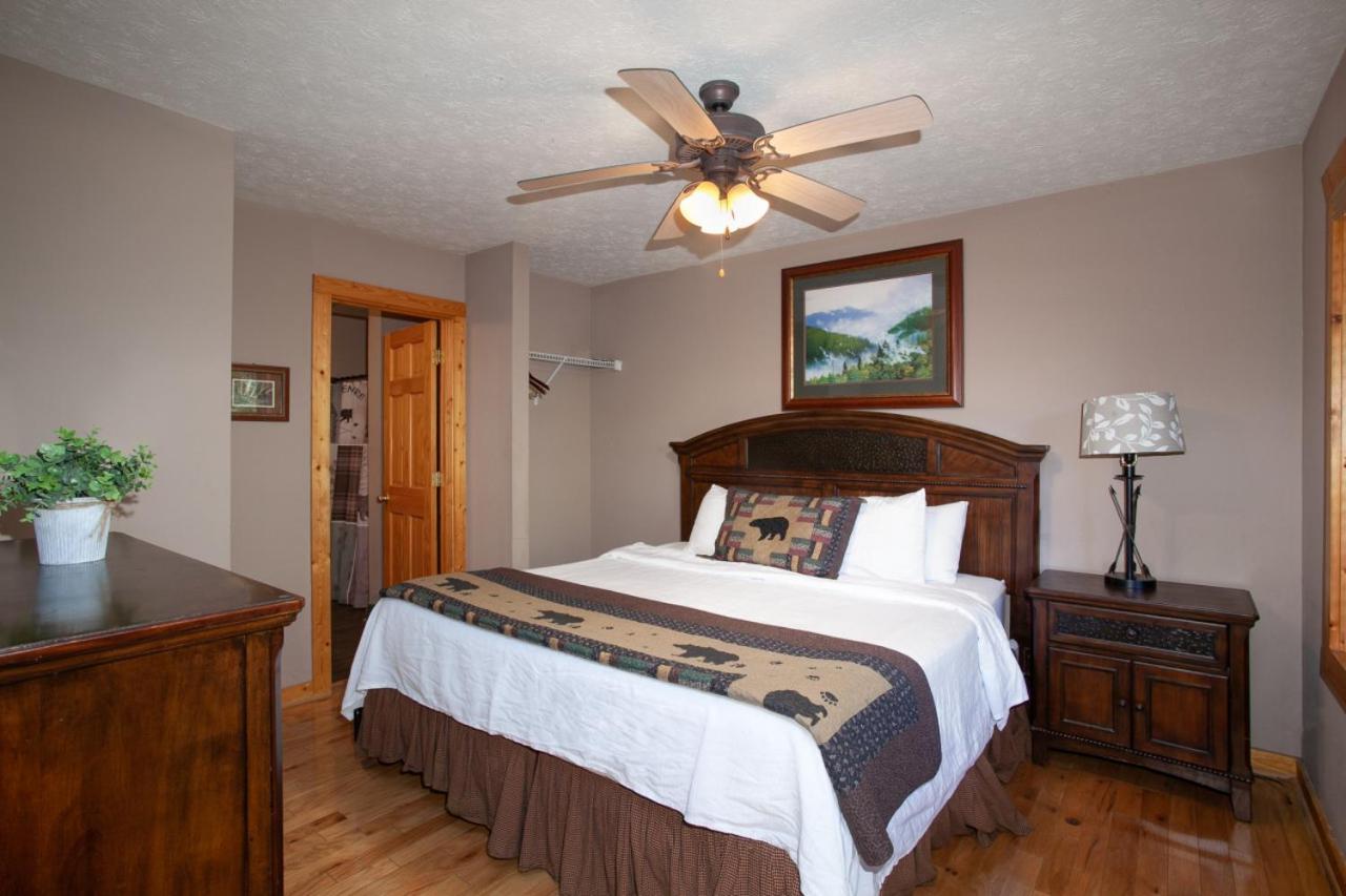 Holiday home Bears Corner W/ Hot Tub, Arcade & Community Pool! Gatlinburg