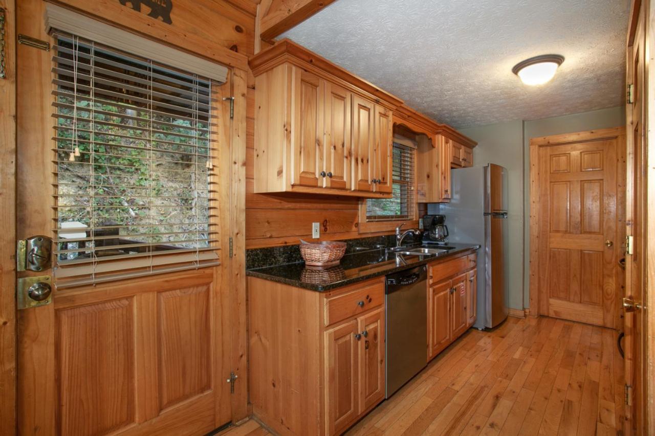 Holiday home Bears Corner W/ Hot Tub, Arcade & Community Pool!