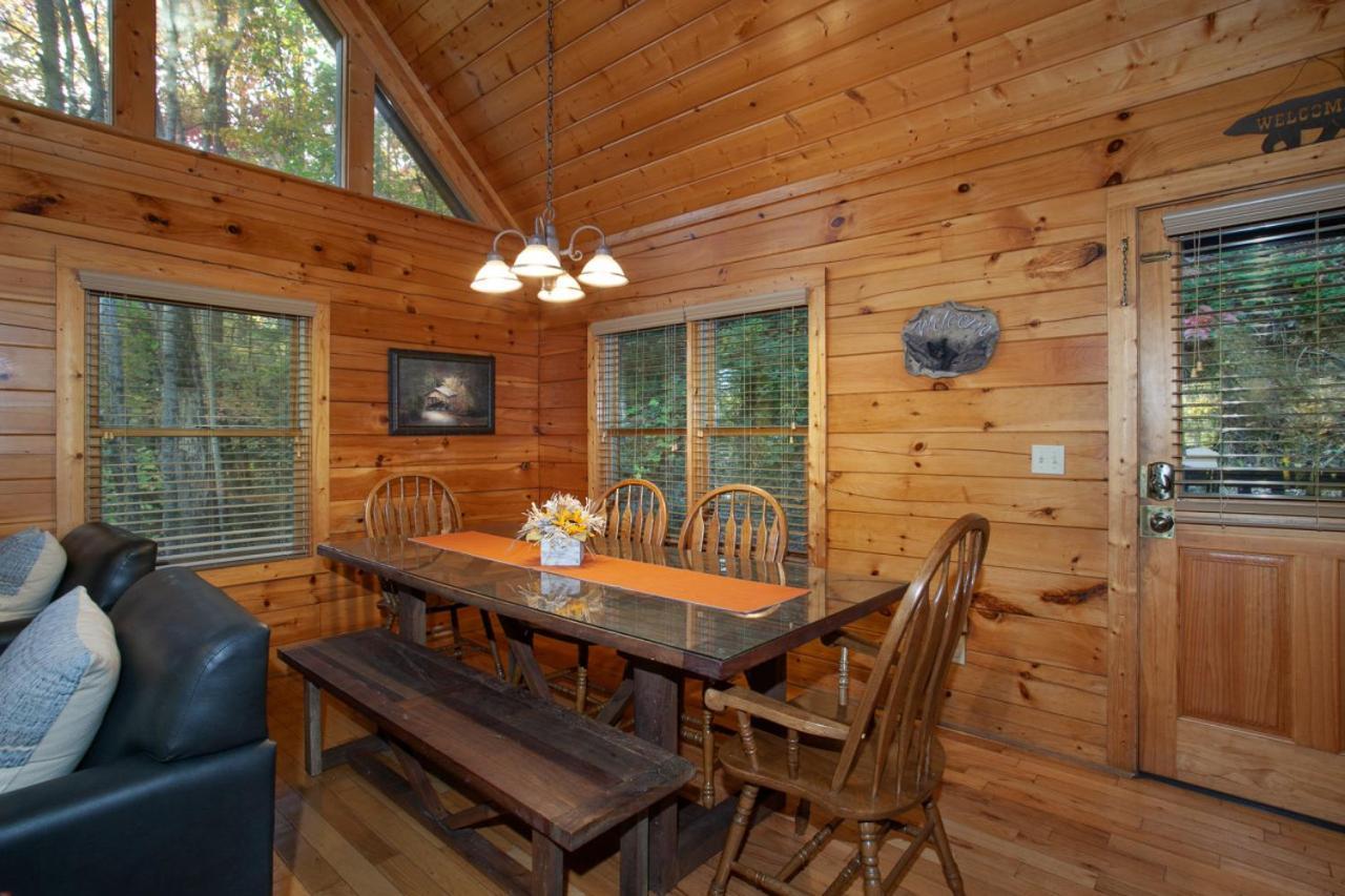 Holiday home Bears Corner W/ Hot Tub, Arcade & Community Pool!