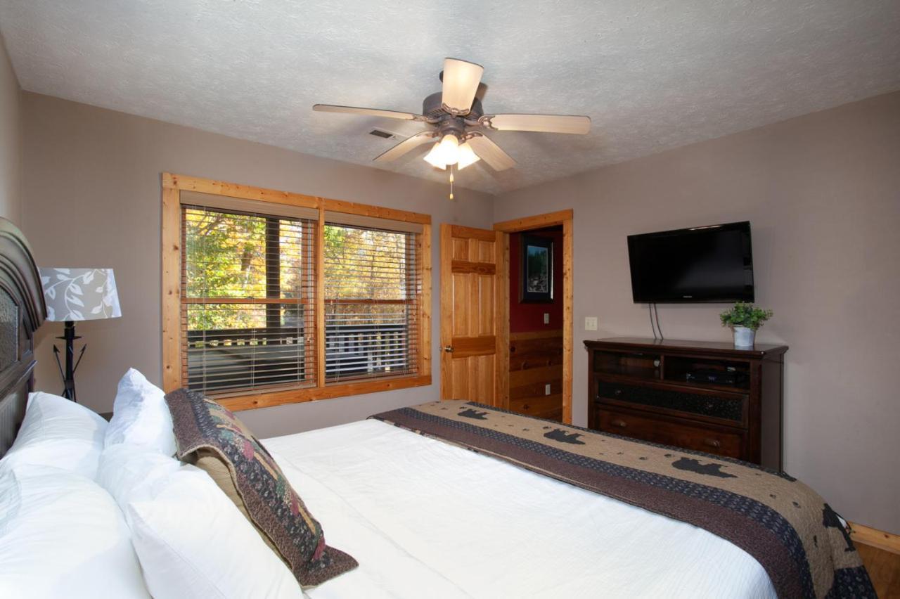 Holiday home Bears Corner W/ Hot Tub, Arcade & Community Pool! Gatlinburg