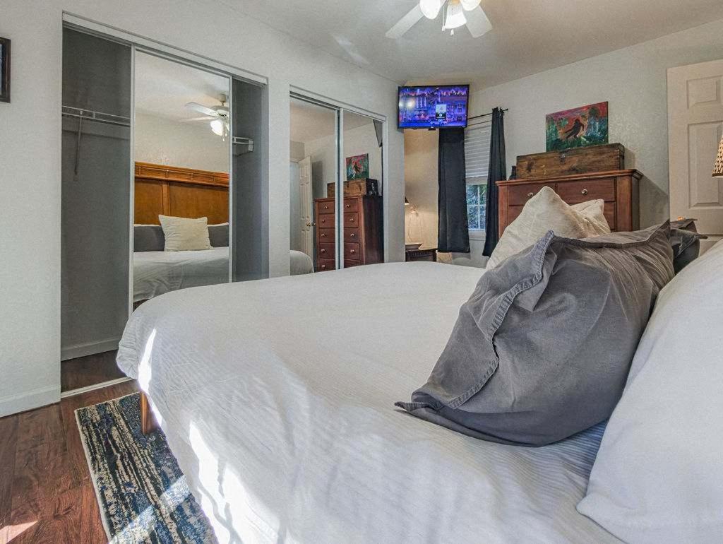 New Listing Sasquatch F Chalet *