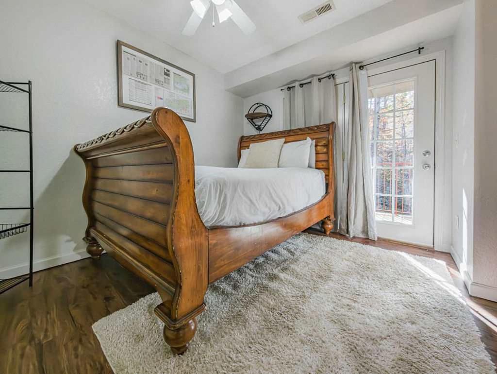 New Listing Sasquatch F Chalet