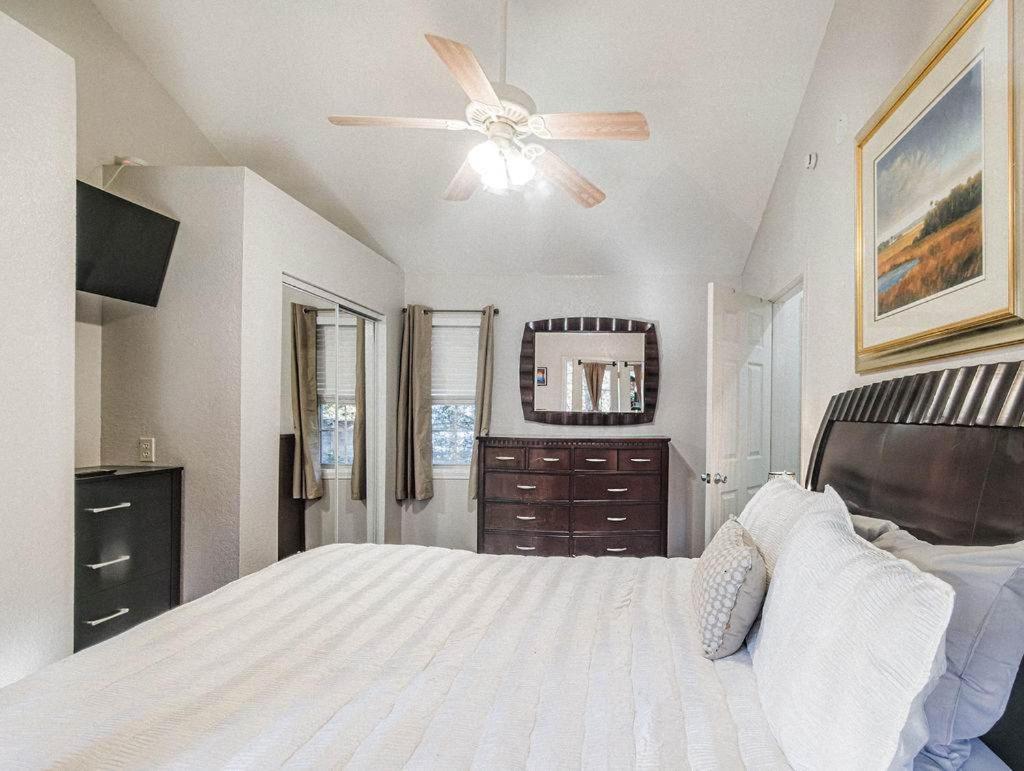 New Listing Sasquatch F Chalet *