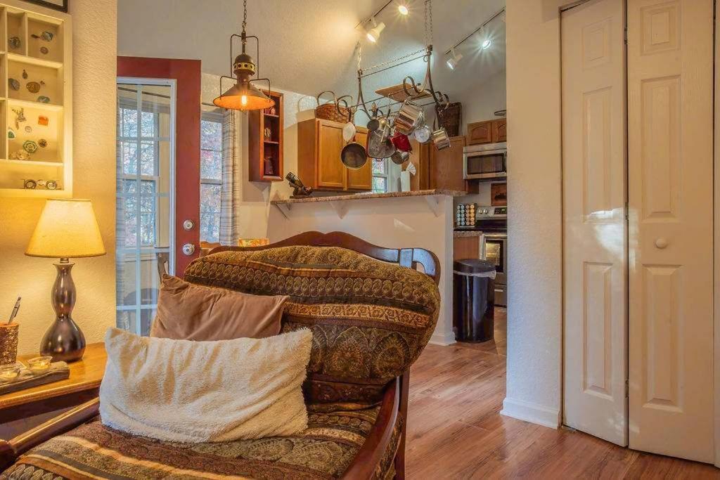 New Listing Sasquatch F Chalet *