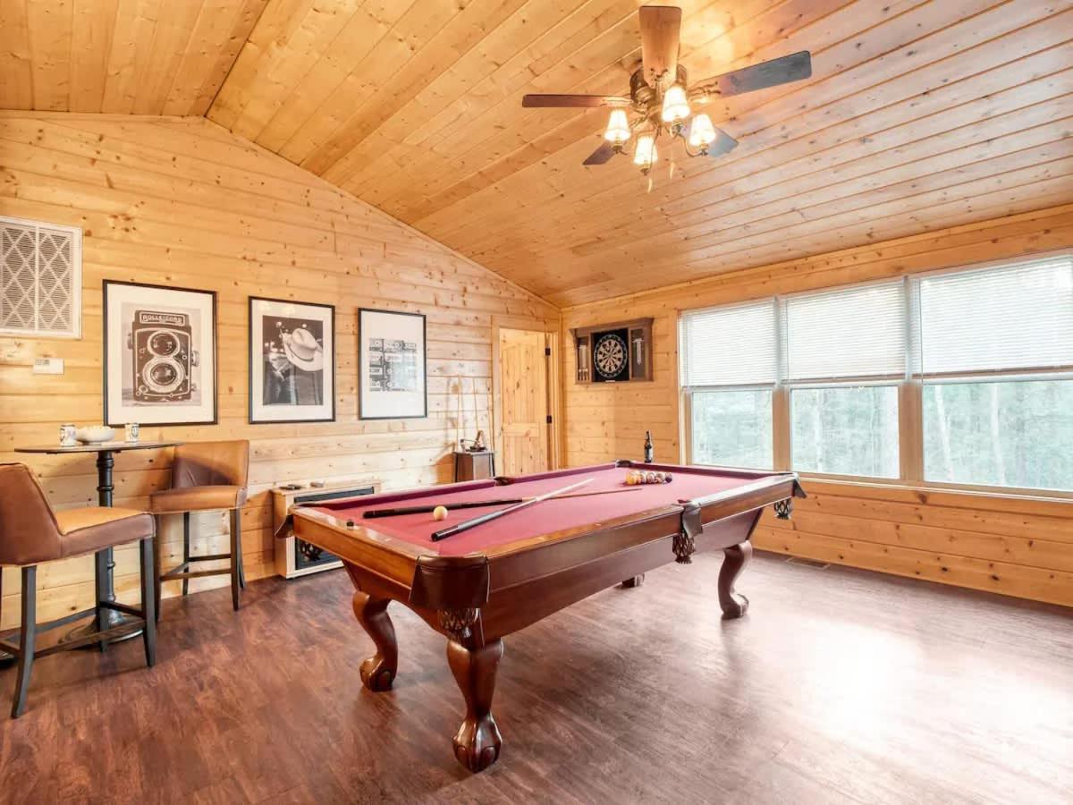 Holiday home Charming Smoky Mountain W Hot Tub & Views *