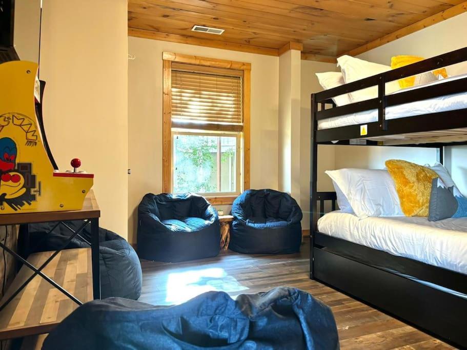 Chalet Bearly Gorgeous - Panoramic Views-4 King Suites-pool Table- Bunk Rm-ps5-hottub Gatlinburg