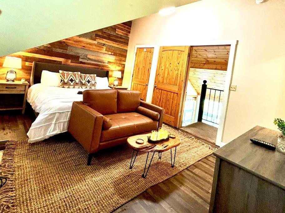 Bearly Gorgeous - Panoramic Views-4 King Suites-pool Table- Bunk Rm-ps5-hottub Gatlinburg