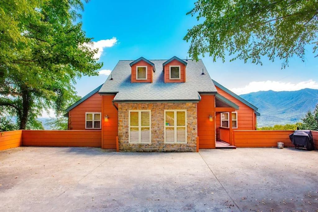 Chalet Bearly Gorgeous - Panoramic Views-4 King Suites-pool Table- Bunk Rm-ps5-hottub