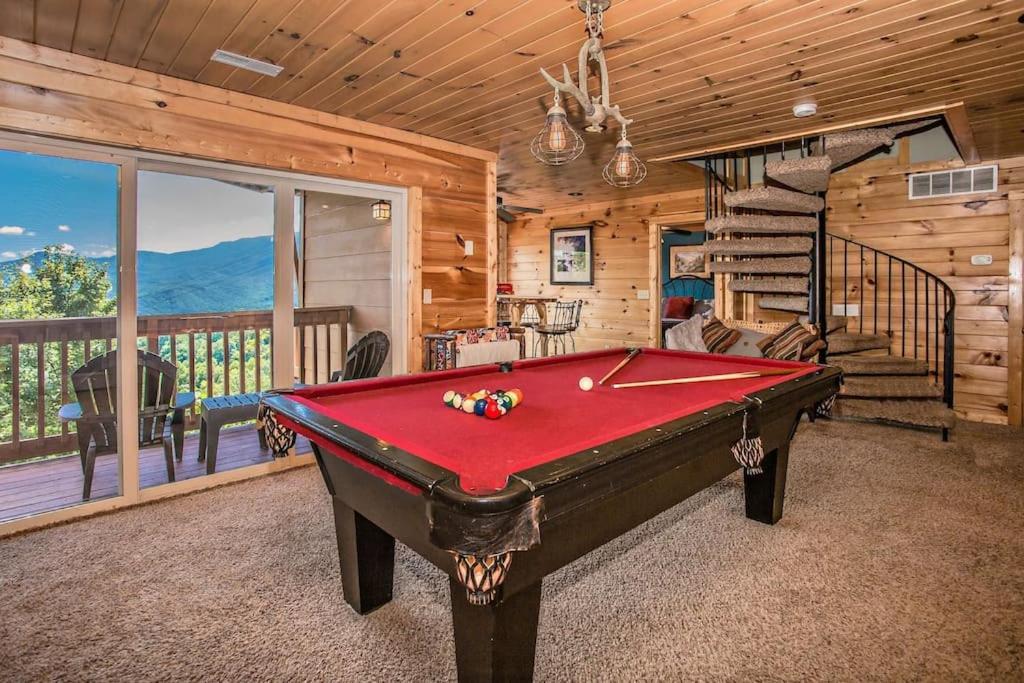 Chalet Bearly Gorgeous - Panoramic Views-4 King Suites-pool Table- Bunk Rm-ps5-hottub *