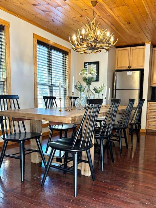 Chalet Bearly Gorgeous - Panoramic Views-4 King Suites-pool Table- Bunk Rm-ps5-hottub Gatlinburg