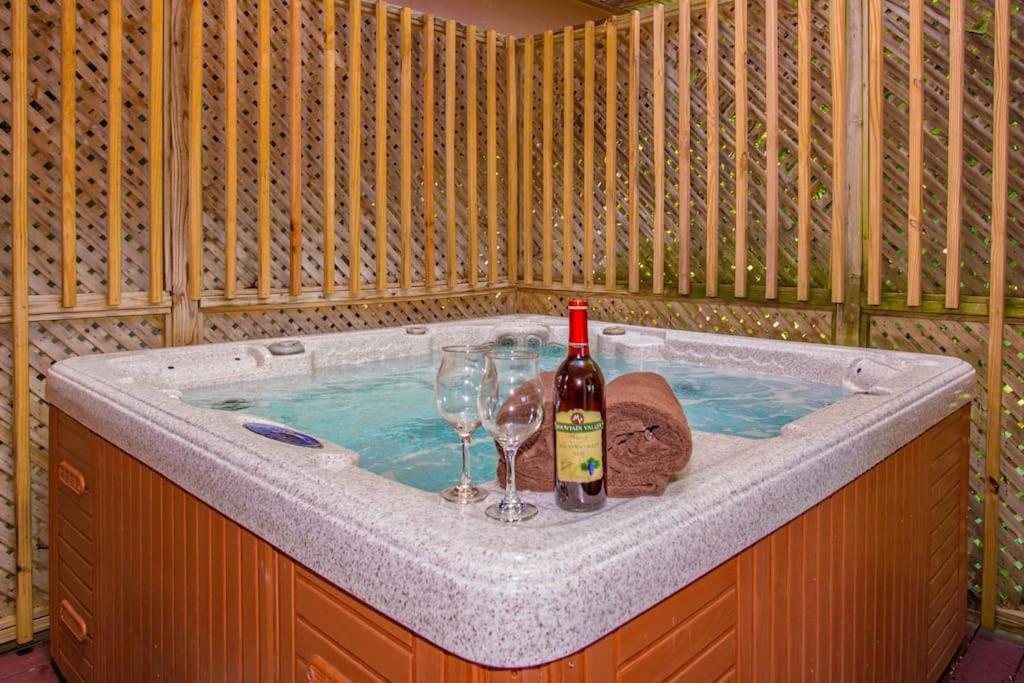 Bearly Gorgeous - Panoramic Views-4 King Suites-pool Table- Bunk Rm-ps5-hottub * Gatlinburg