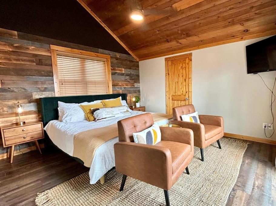 Bearly Gorgeous - Panoramic Views-4 King Suites-pool Table- Bunk Rm-ps5-hottub Chalet *