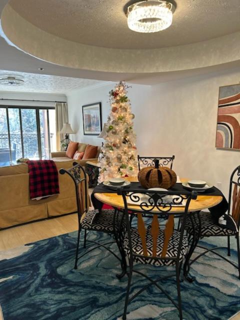 Holiday home Luxurious Condo, Pool, Fireplace, Hiking *