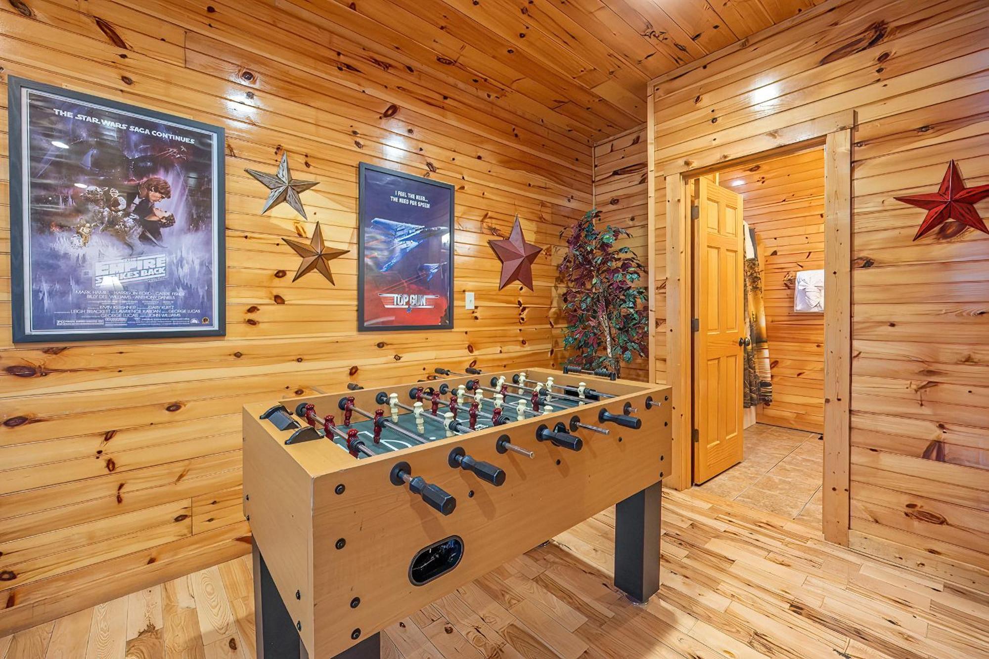Bear Path Lodge - Hottub, Pool Table, Arcade Machine, Fireplace - Minutes To Downtown Gatlinburg Holiday home *