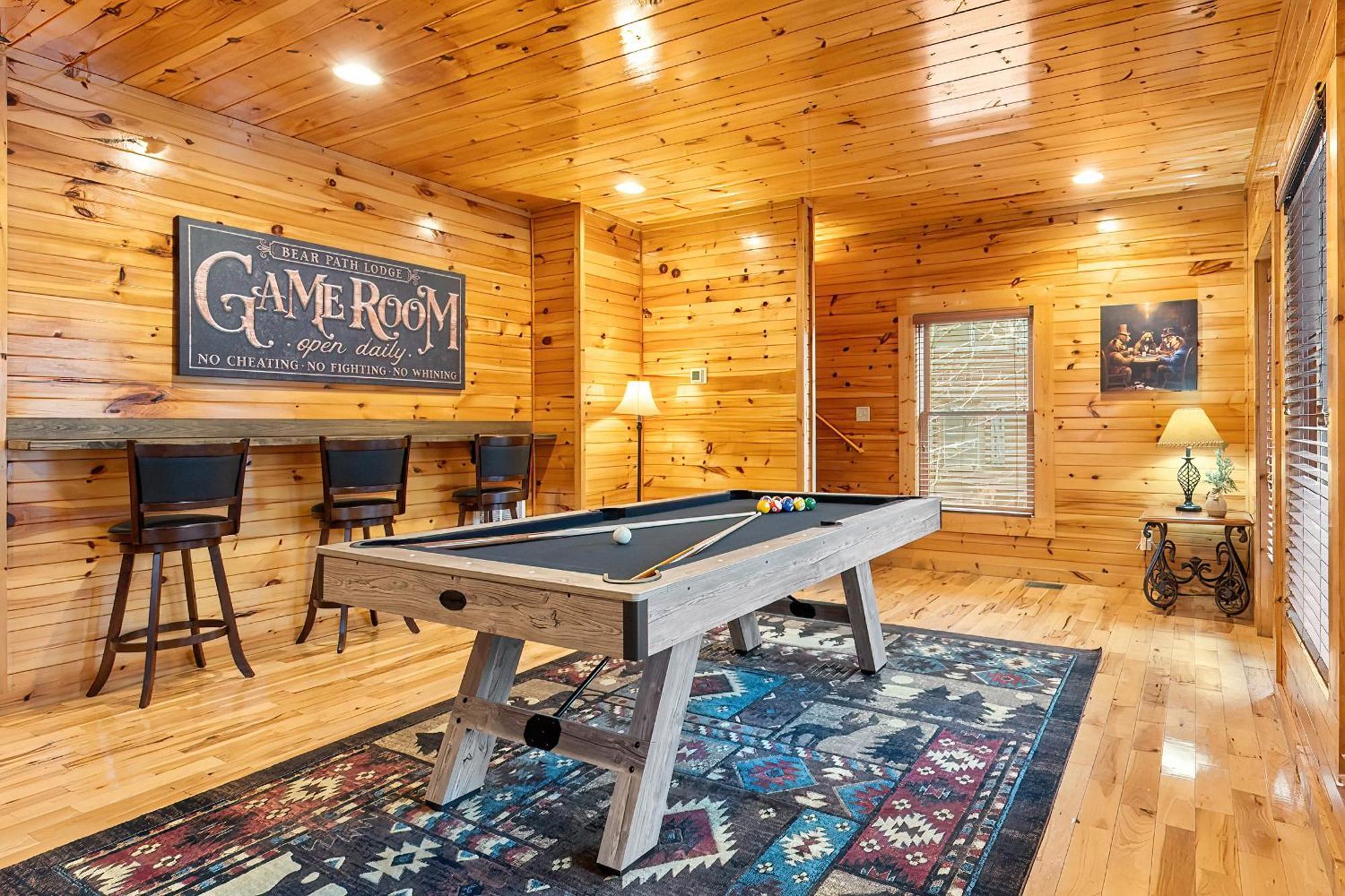 Bear Path Lodge - Hottub, Pool Table, Arcade Machine, Fireplace - Minutes To Downtown Gatlinburg *