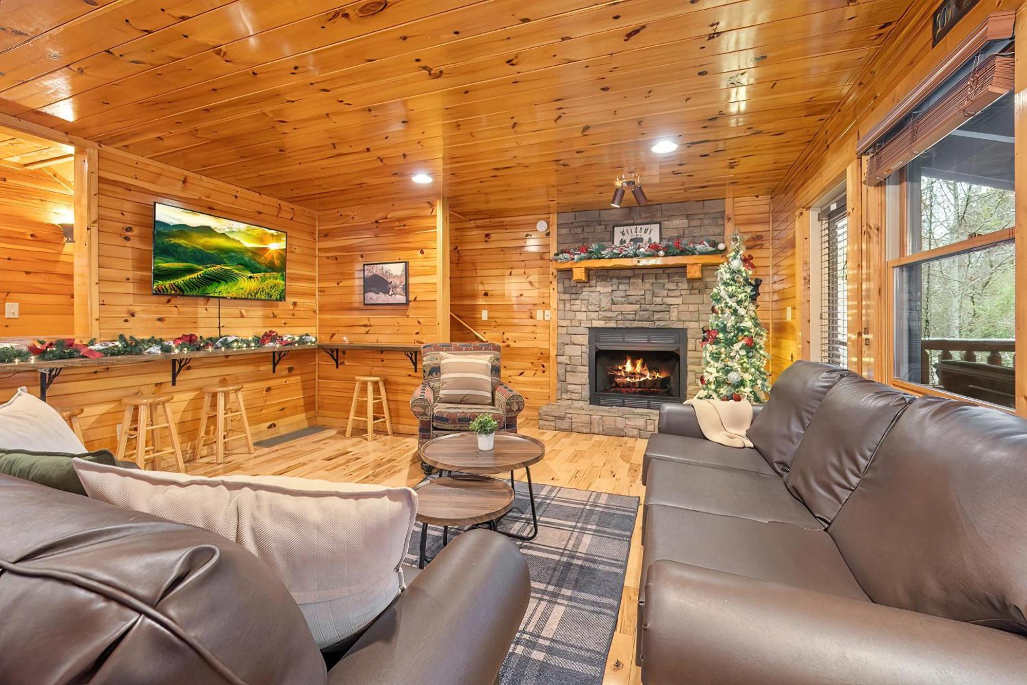 Holiday home Bear Path Lodge - Hottub, Pool Table, Arcade Machine, Fireplace - Minutes To Downtown Gatlinburg *