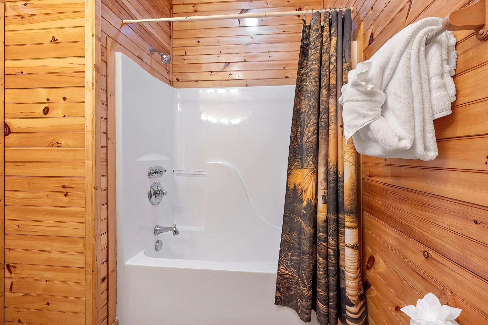 Bear Path Lodge - Hottub, Pool Table, Arcade Machine, Fireplace - Minutes To Downtown Gatlinburg Gatlinburg