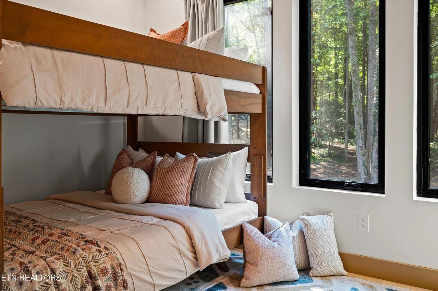 Creekside Splash, Private Pool, 1089 Of Free Attraction Tickets Each Paid Day, Dollywood And More! Gatlinburg