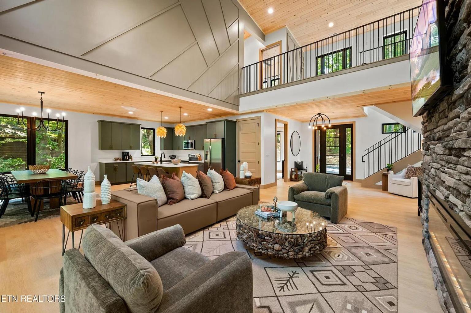 Creekside Splash, Private Pool, 1089 Of Free Attraction Tickets Each Paid Day, Dollywood And More! Holiday home Gatlinburg