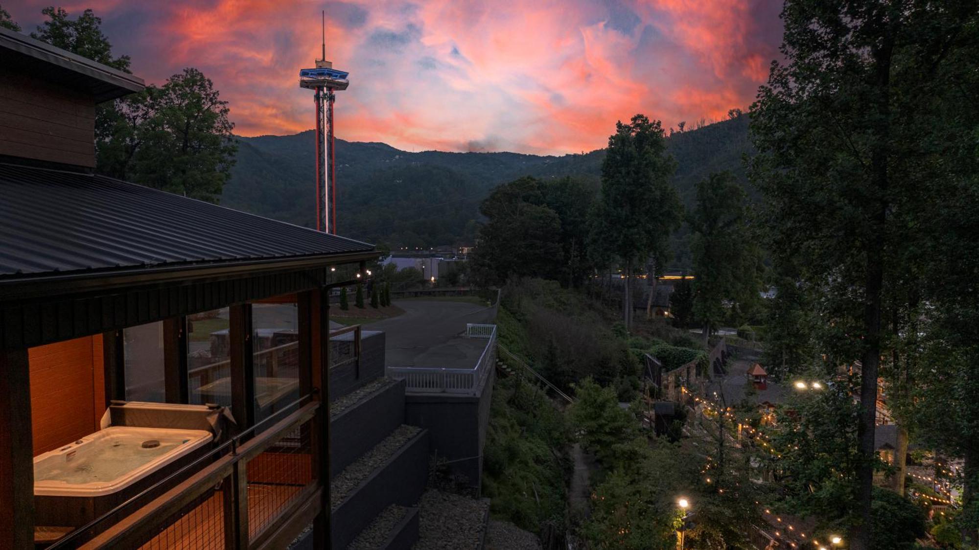 Downtown Dreamin * Gatlinburg