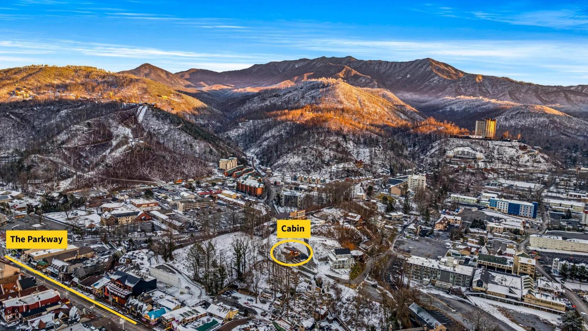 Downtown Dreamin * Gatlinburg