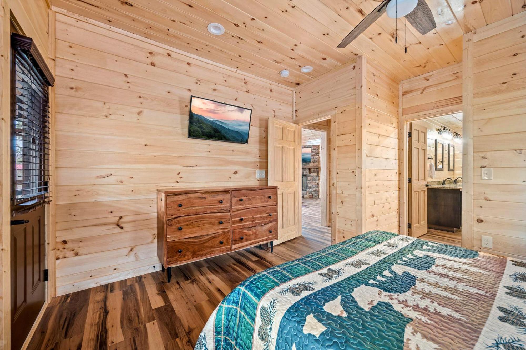 Bear Mountain Serenity * Gatlinburg
