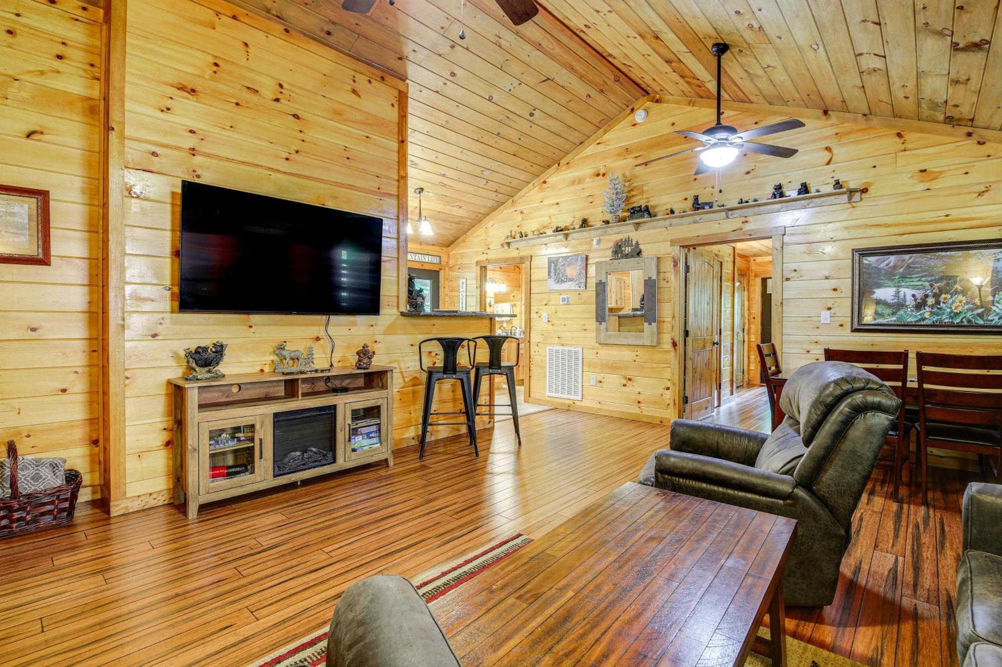 Pet-friendly About 2 Mi To Downtown! Holiday home