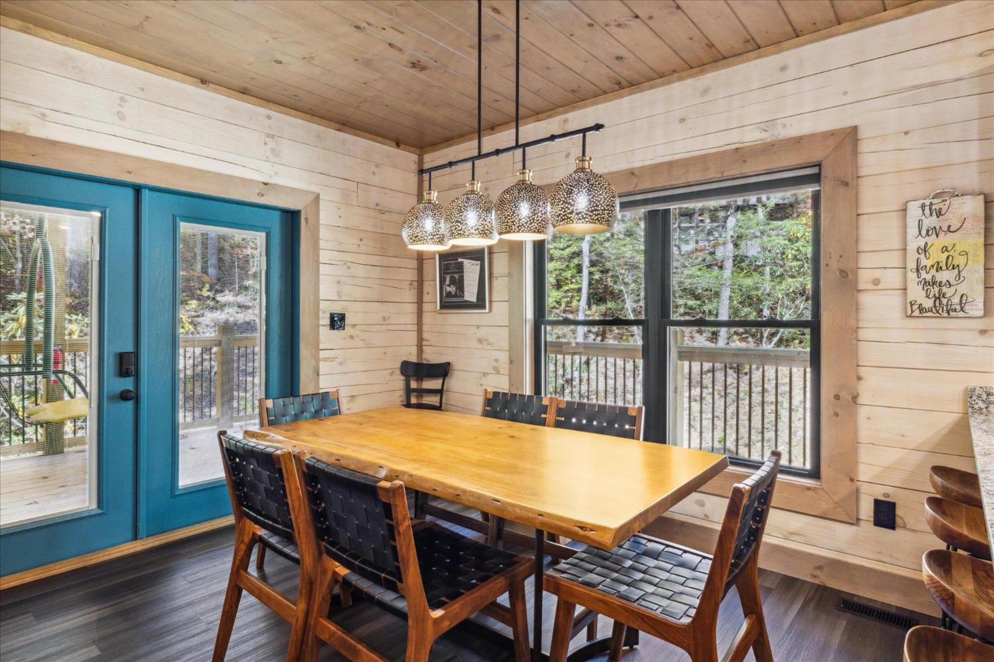 Gat Neon Moon Holiday home