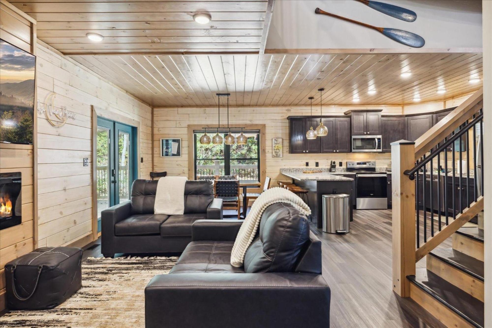 Gat Neon Moon Holiday home